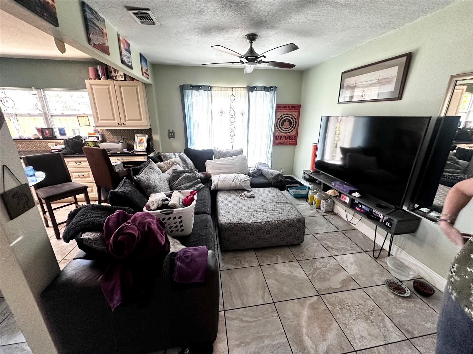 Listing photo id 1 for 807 Virginia Avenue