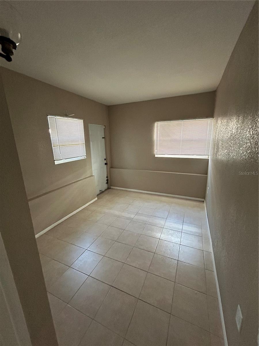 Image 3 of 10 For 1427 15th Street S