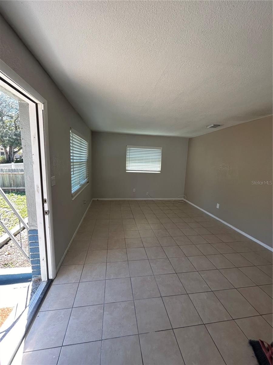 Image 7 of 10 For 1427 15th Street S