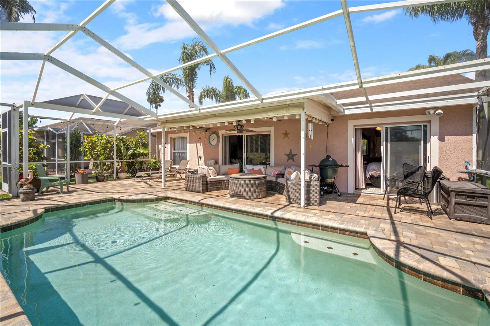 Image 2 of 16 For 12918 Royal George Avenue