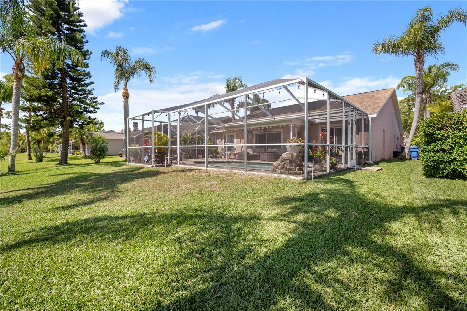 Image 3 of 16 For 12918 Royal George Avenue