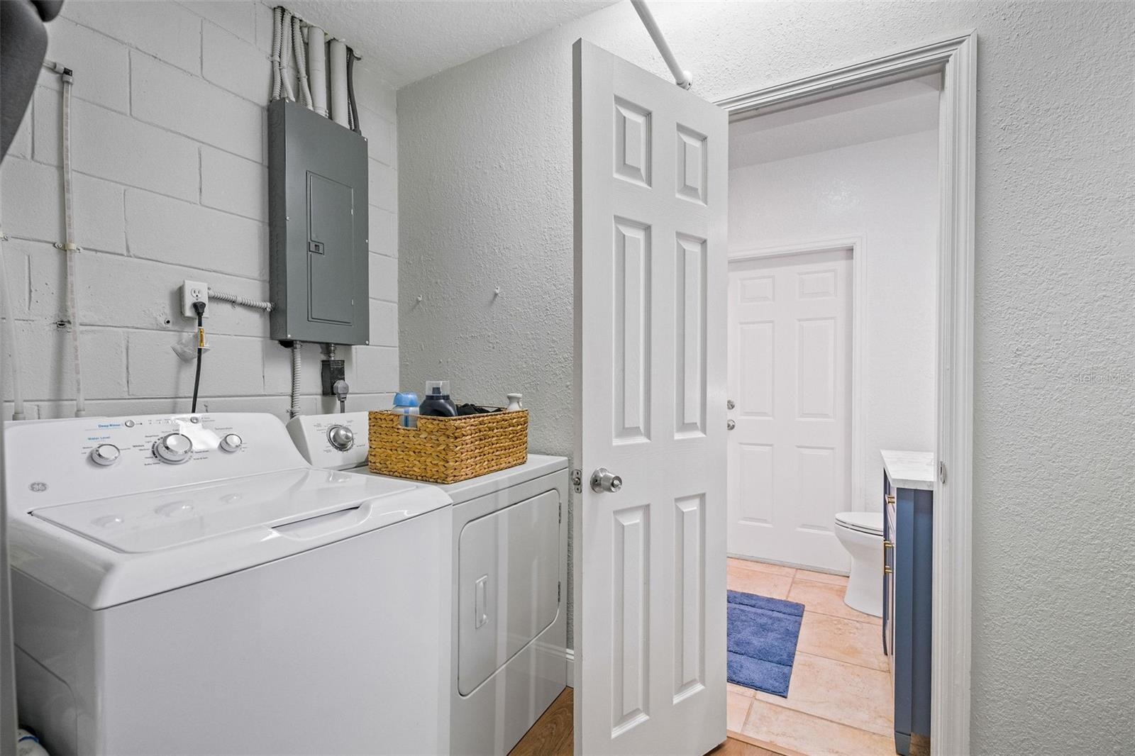 Image 19 of 29 For 9653 Golden Grove Street
