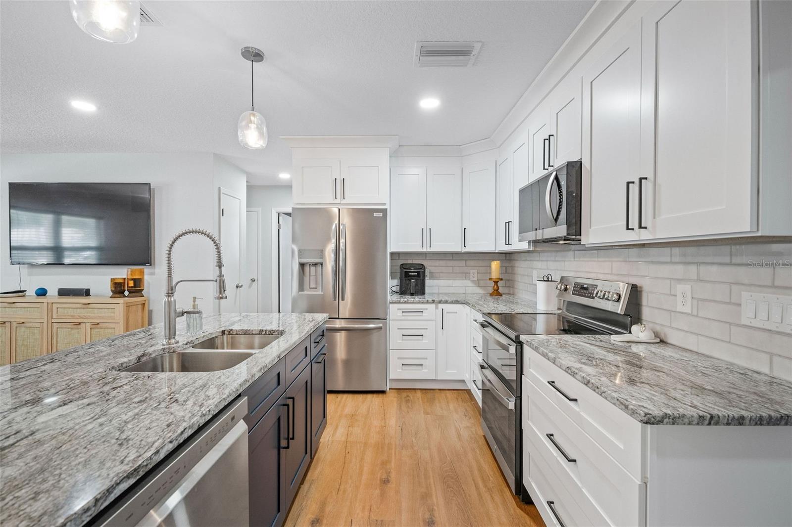 Image 5 of 29 For 9653 Golden Grove Street