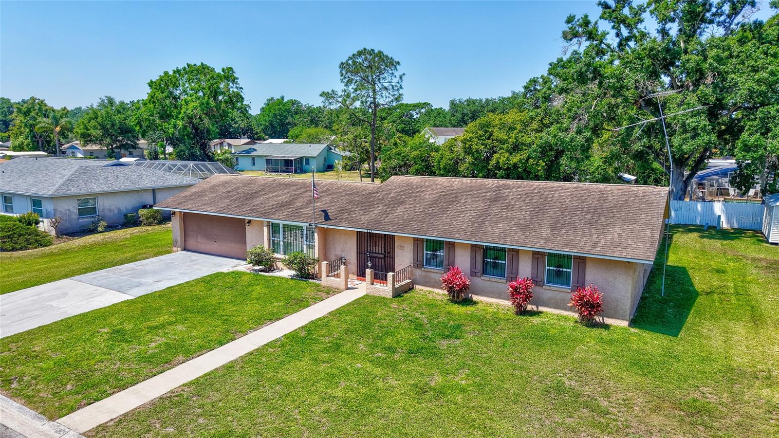 Image 4 of 55 For 403 Cactus Circle