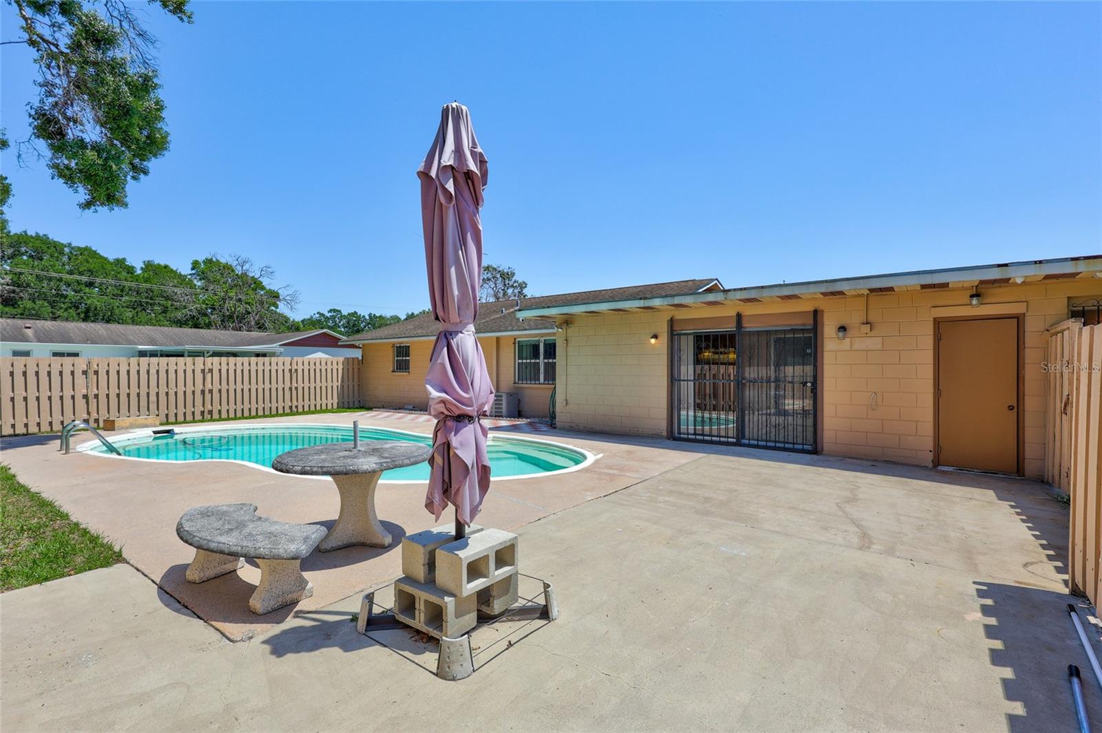 Image 41 of 55 For 403 Cactus Circle