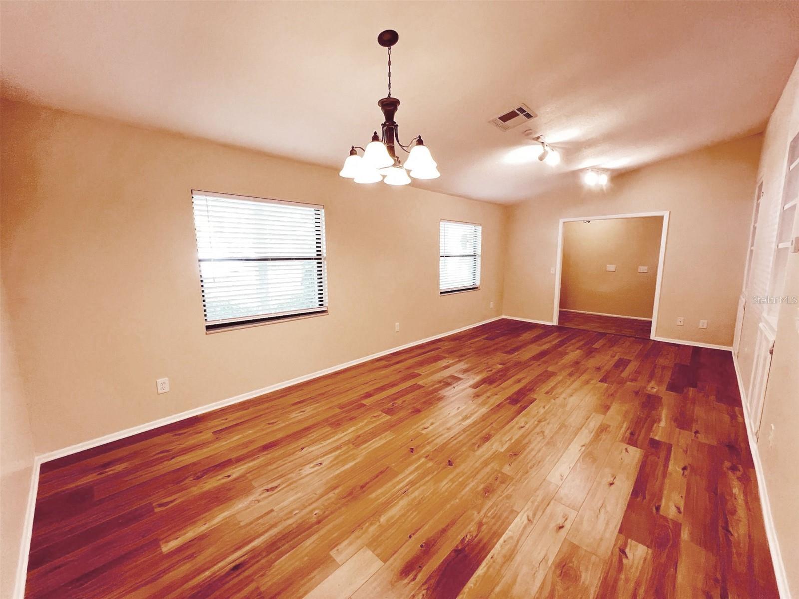 Image 7 of 45 For 3907 Applegate Circle