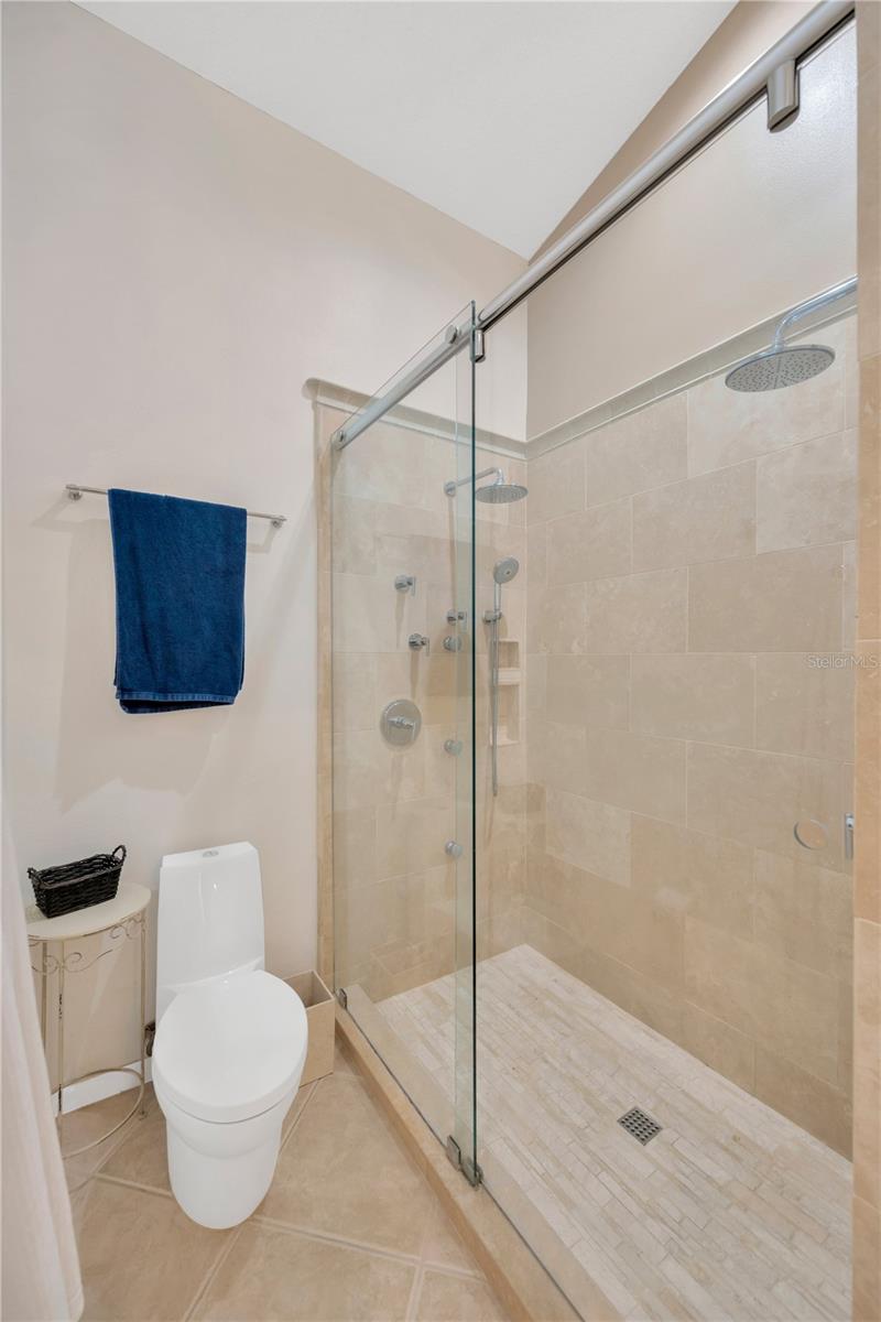 Image 16 of 72 For 1007 Morfield Lane