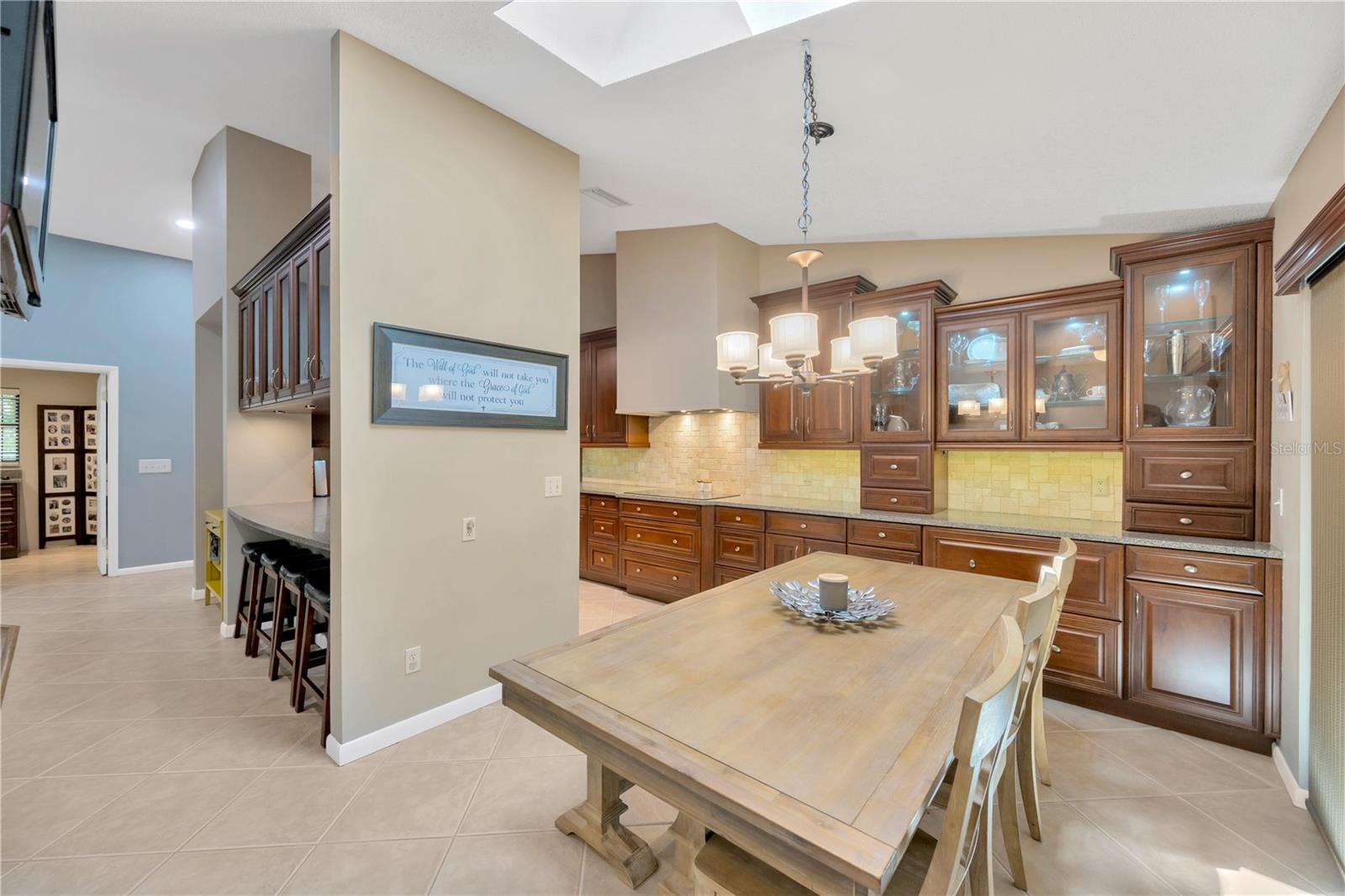 Image 23 of 72 For 1007 Morfield Lane