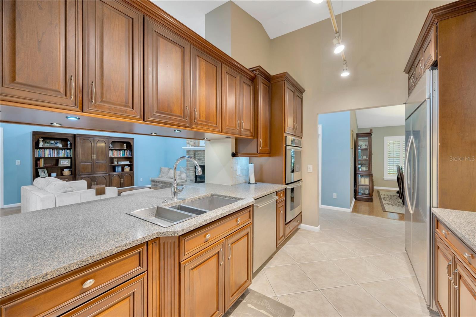 Image 4 of 72 For 1007 Morfield Lane