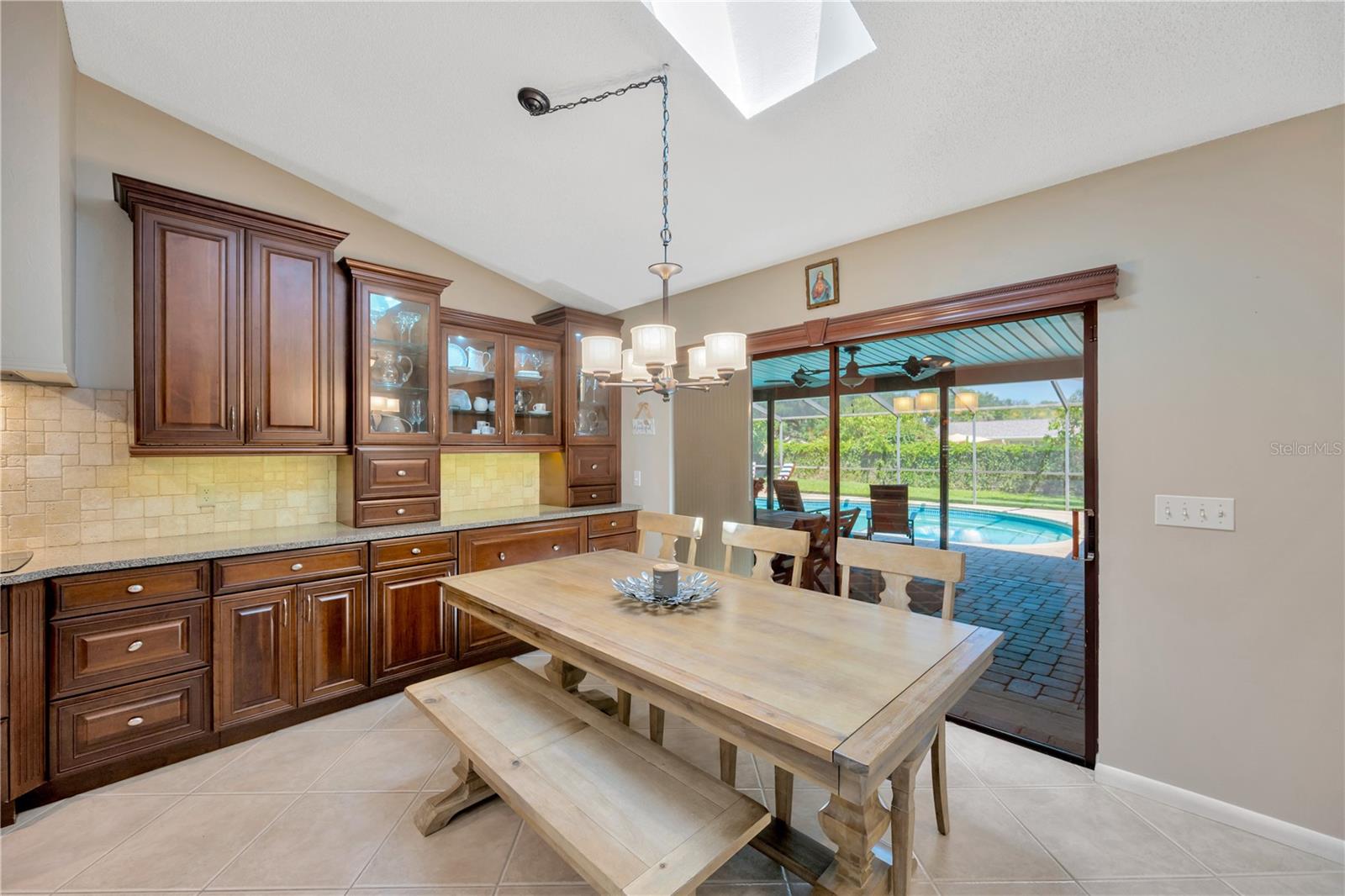 Image 6 of 72 For 1007 Morfield Lane