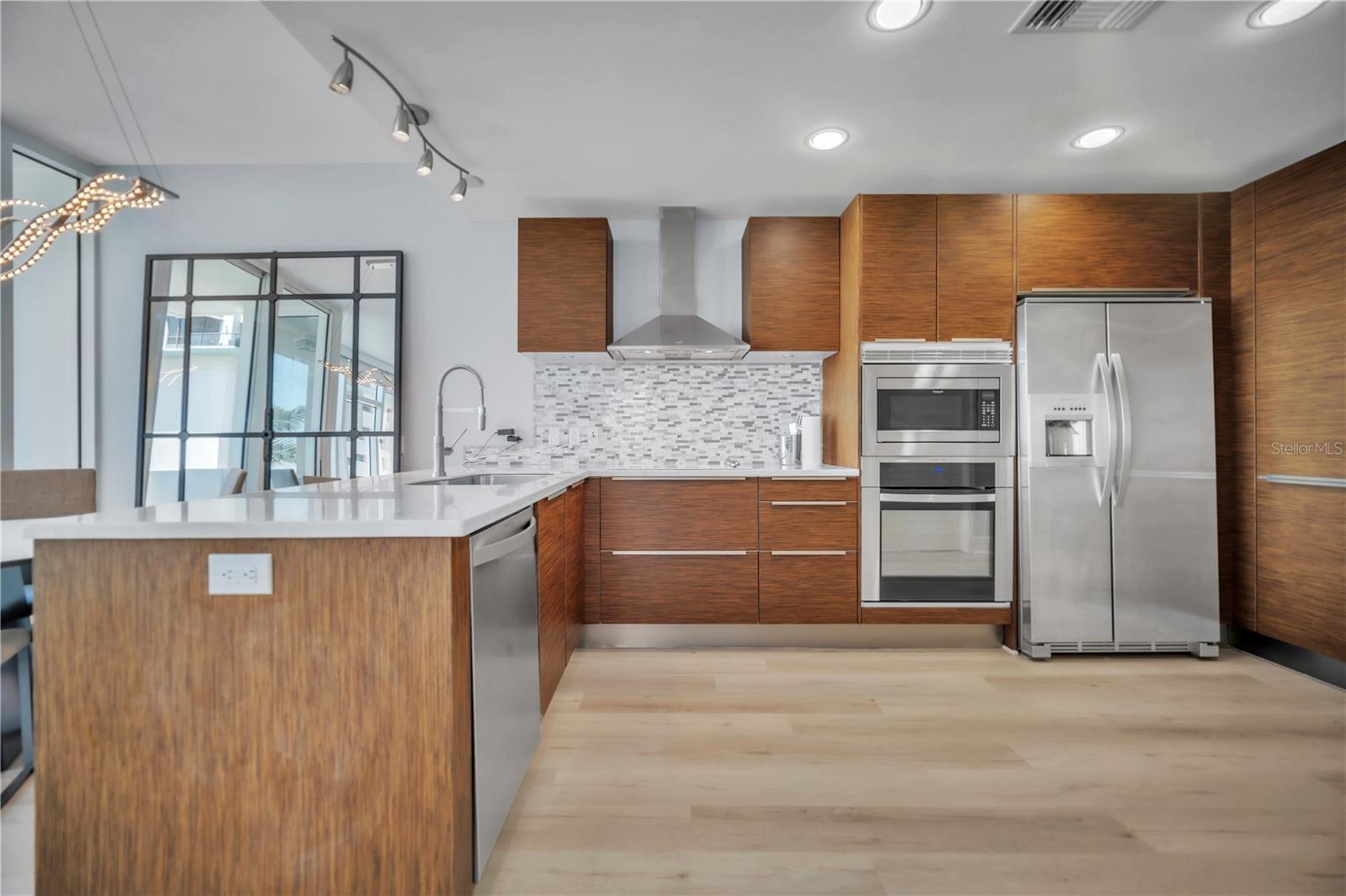 Image 5 of 28 For 175 1st Street S 412