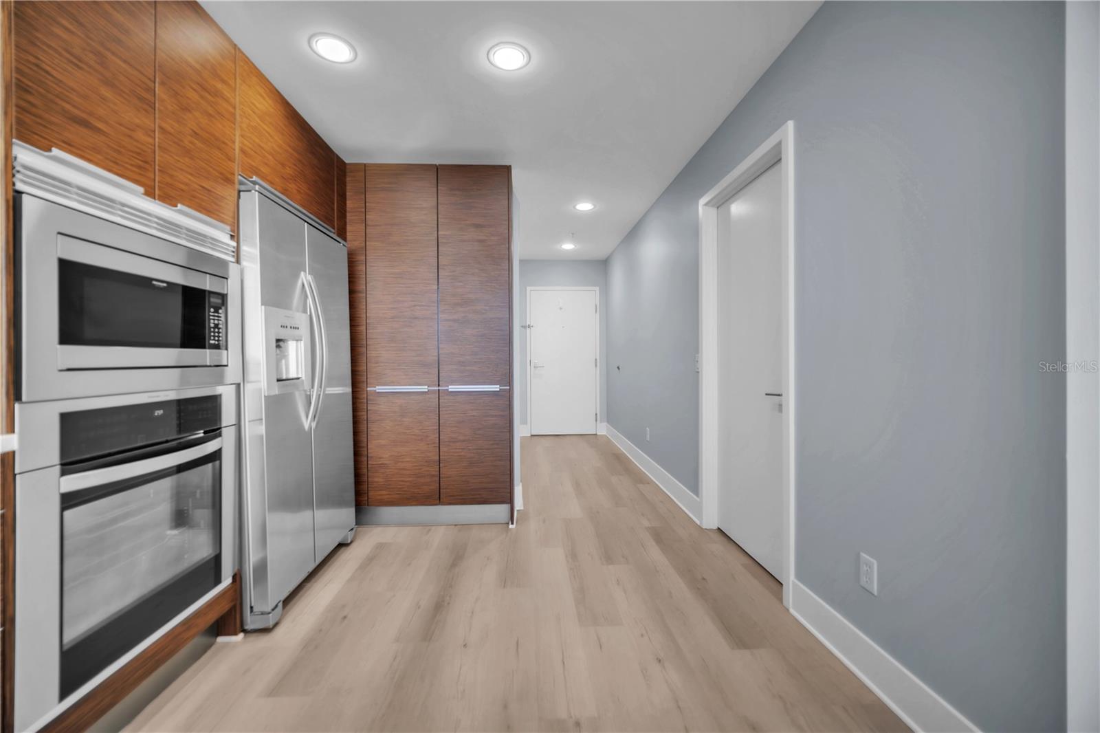 Image 6 of 28 For 175 1st Street S 412