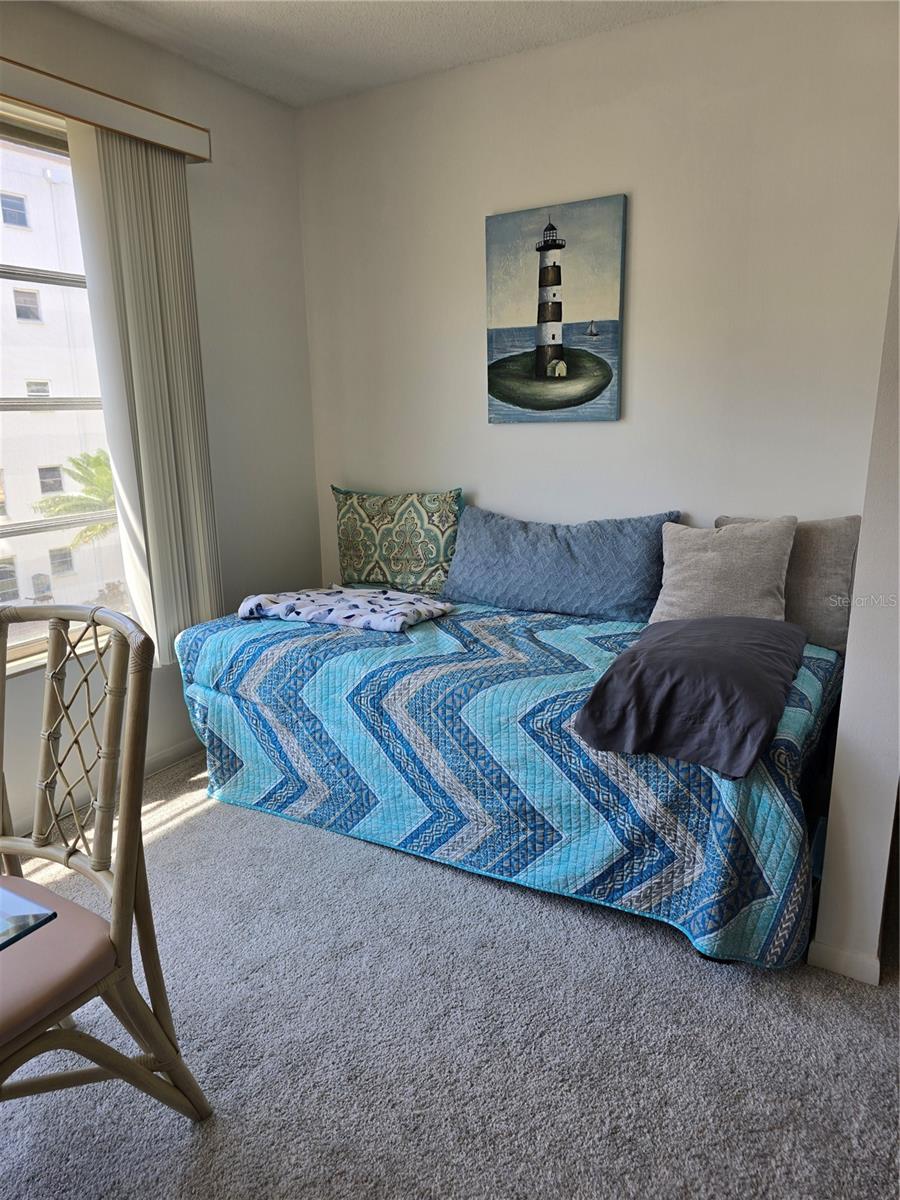 Listing photo id 8 for 5623 80th Street N 306