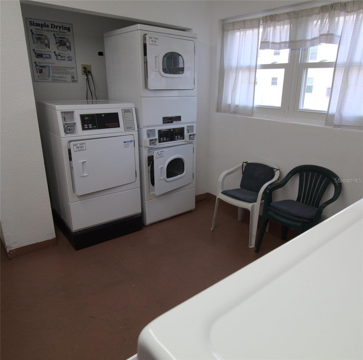 Listing photo id 21 for 5623 80th Street N 306