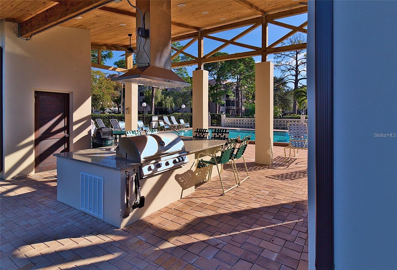 Listing photo id 27 for 5623 80th Street N 306