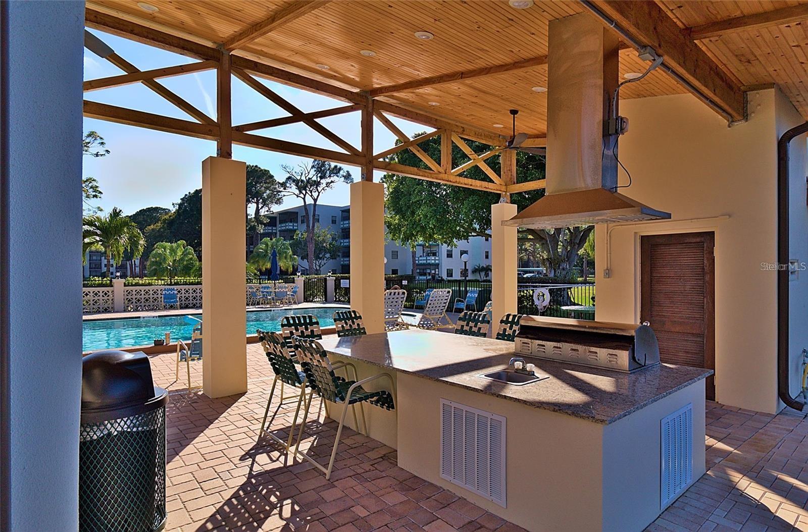 Listing photo id 28 for 5623 80th Street N 306