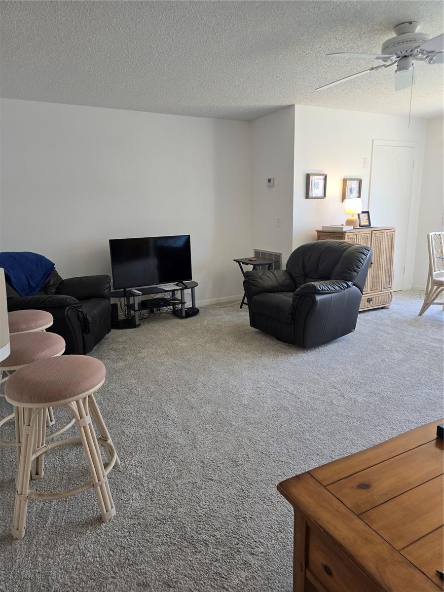 Listing photo id 3 for 5623 80th Street N 306