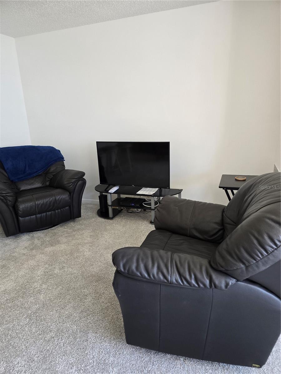 Listing photo id 4 for 5623 80th Street N 306