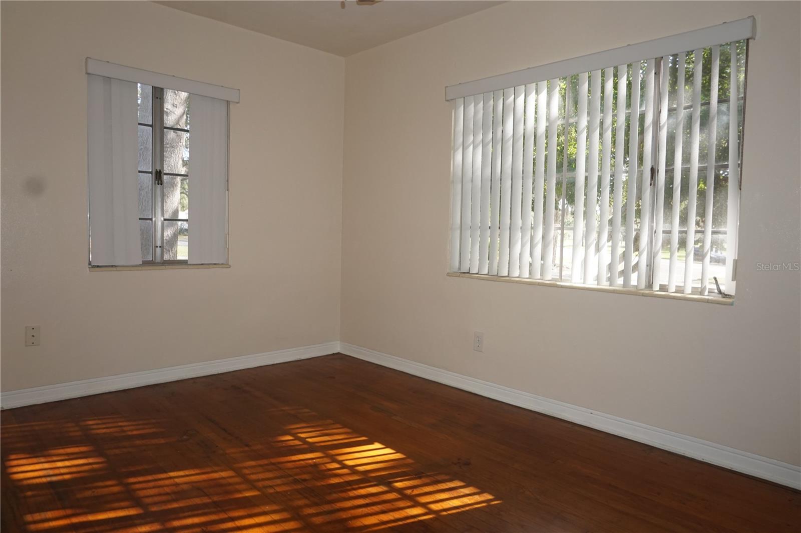 Image 13 of 38 For 4845 25 Avenue N