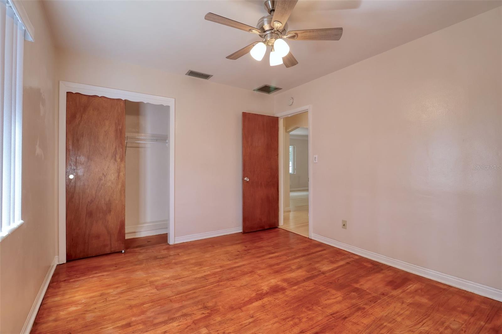 Image 18 of 38 For 4845 25 Avenue N