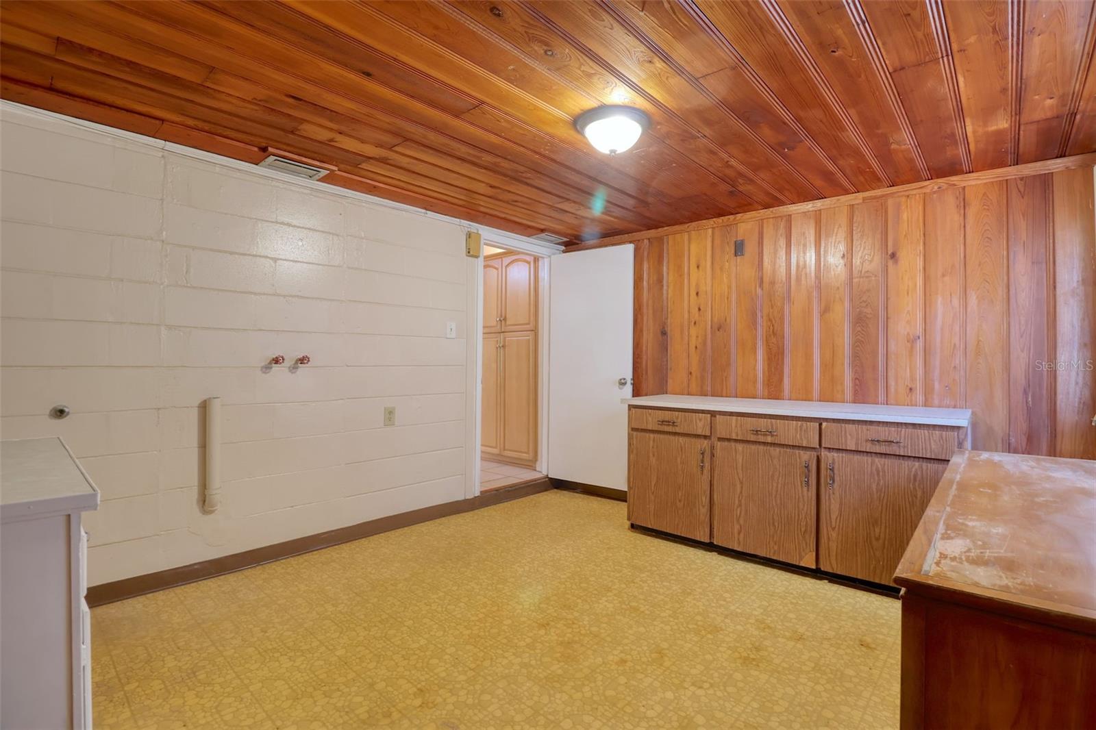 Image 21 of 38 For 4845 25 Avenue N