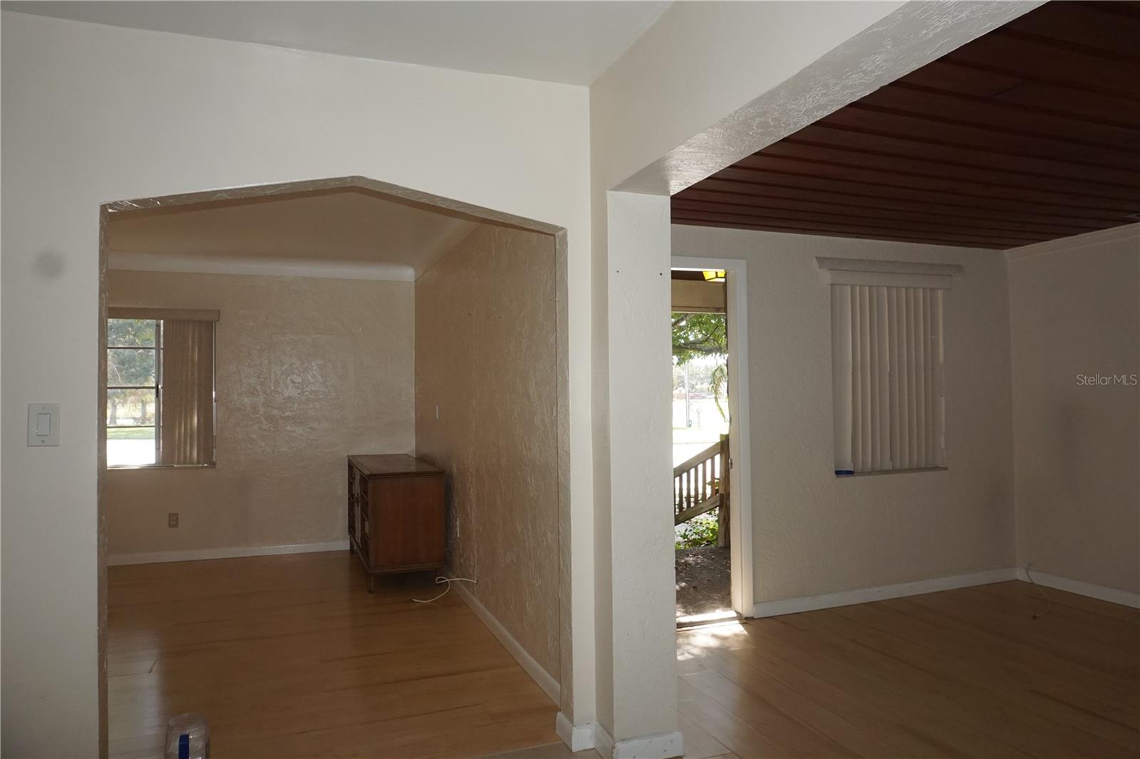 Image 8 of 38 For 4845 25 Avenue N