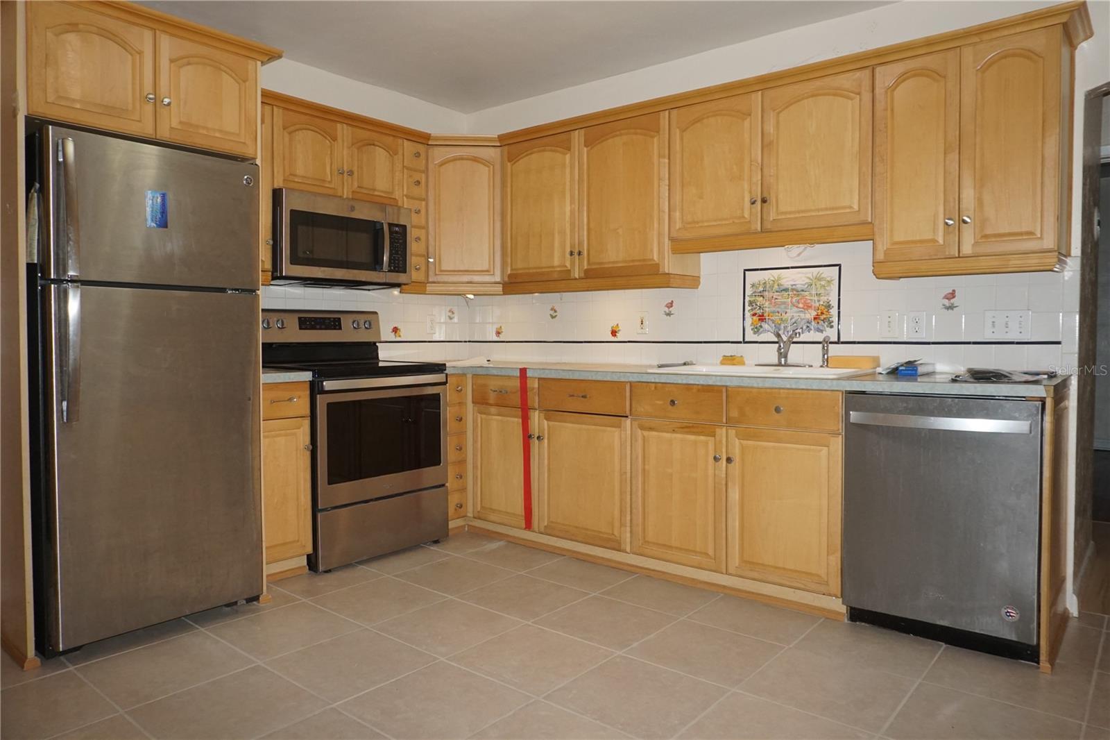Image 9 of 38 For 4845 25 Avenue N