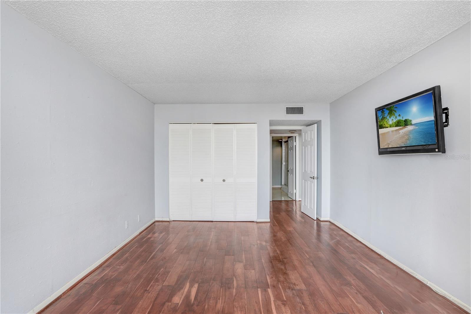 Image 12 of 34 For 1460 Gulf Boulevard 906