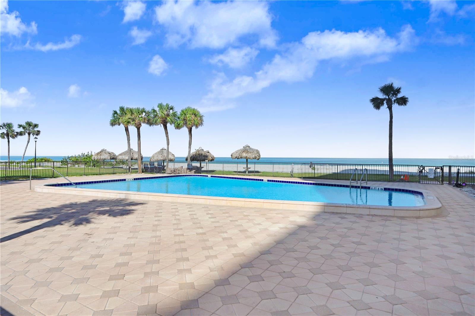 Image 22 of 34 For 1460 Gulf Boulevard 906