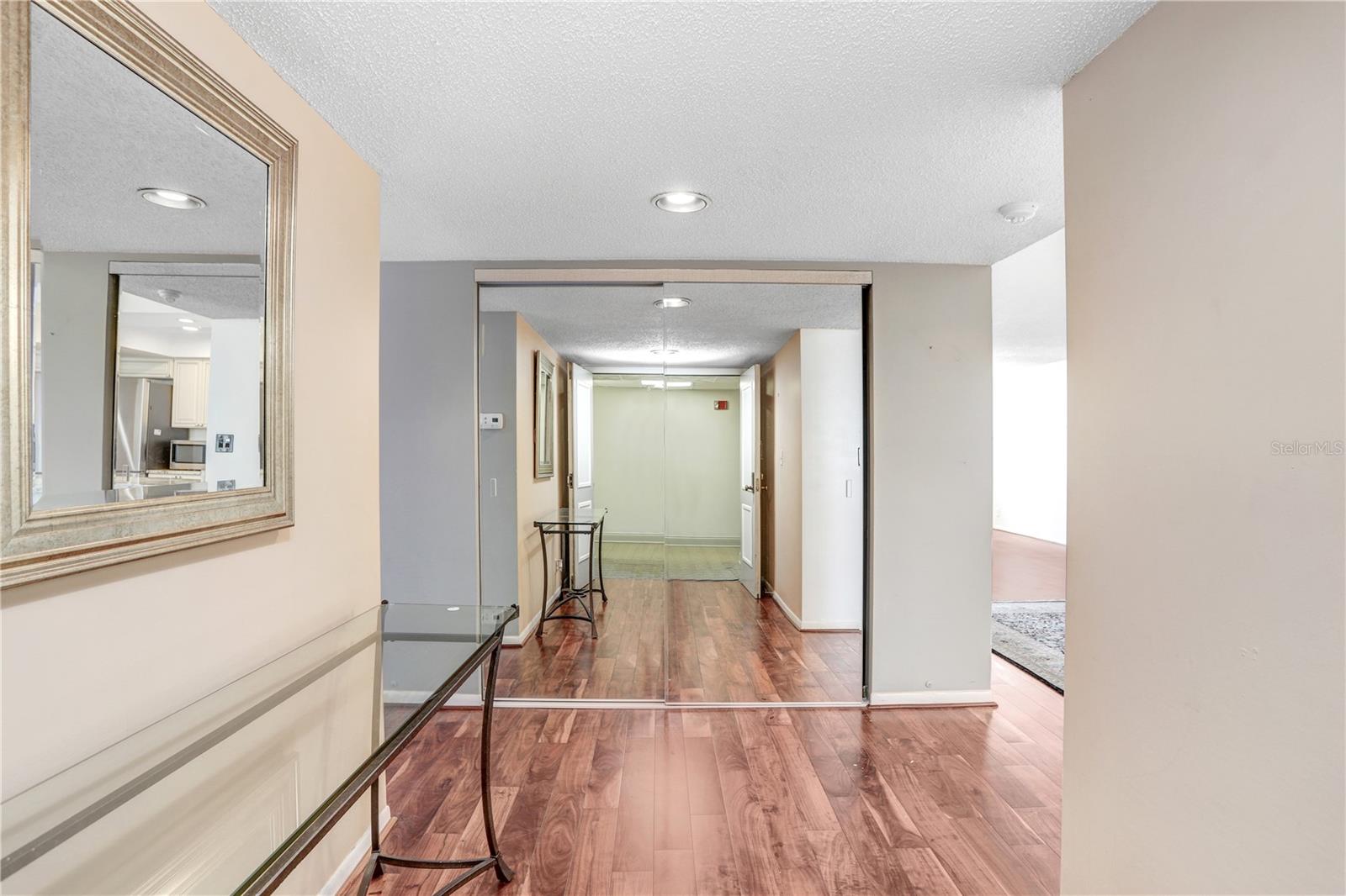 Image 4 of 34 For 1460 Gulf Boulevard 906