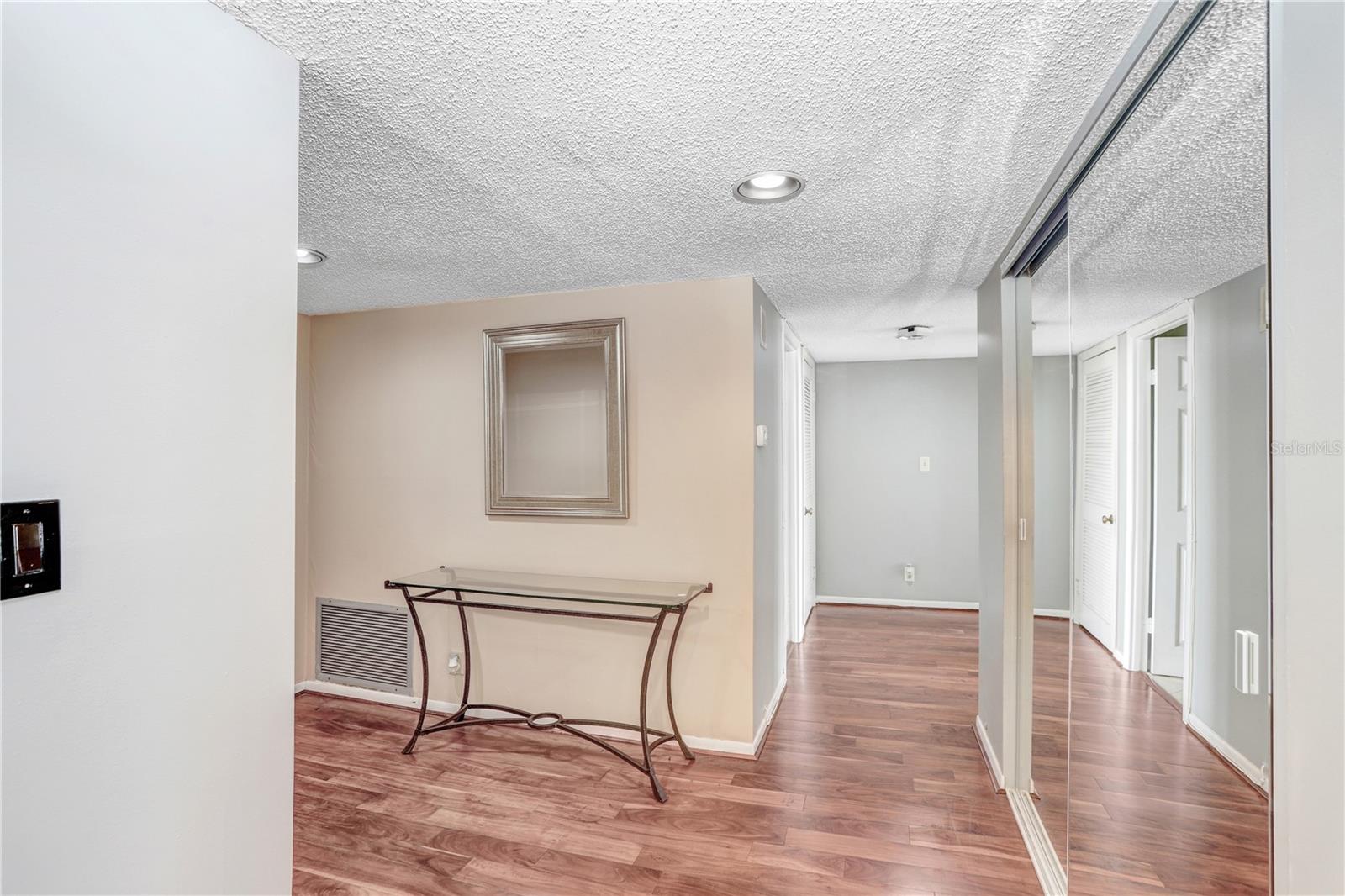 Image 5 of 34 For 1460 Gulf Boulevard 906