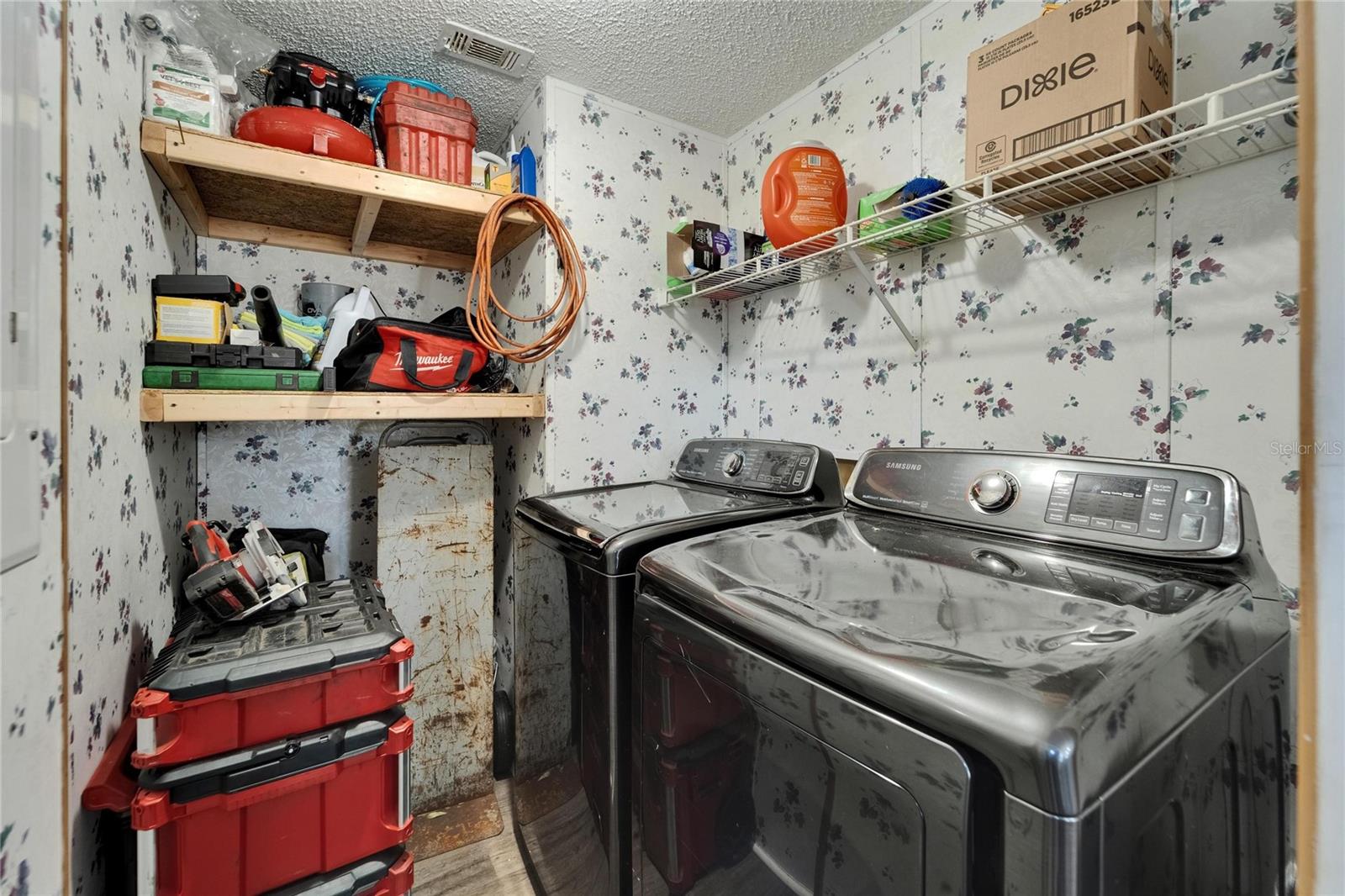Image 21 of 23 For 240 Hankin Road