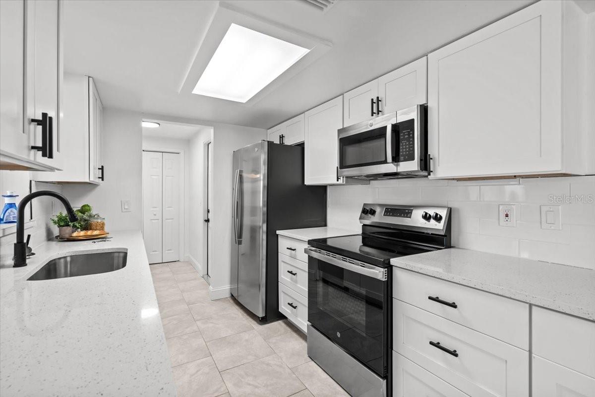 Image 16 of 33 For 1499 Janet Place