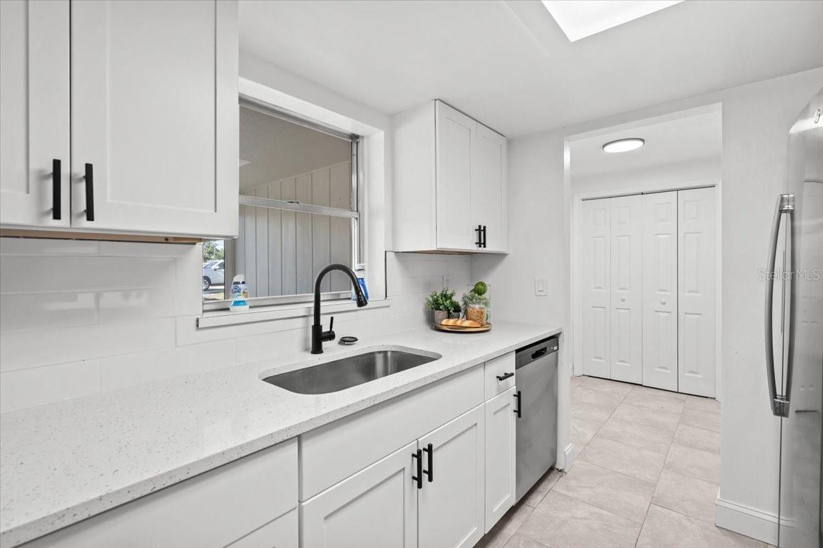Image 17 of 33 For 1499 Janet Place