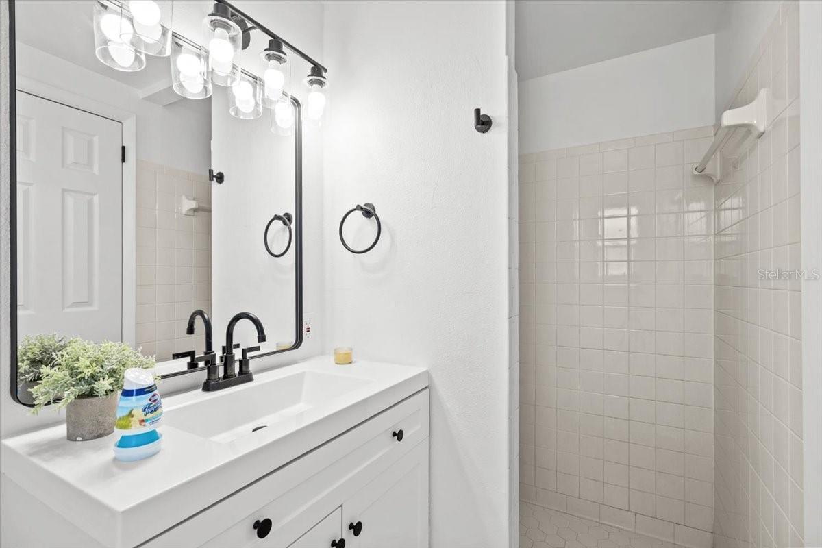 Image 22 of 33 For 1499 Janet Place