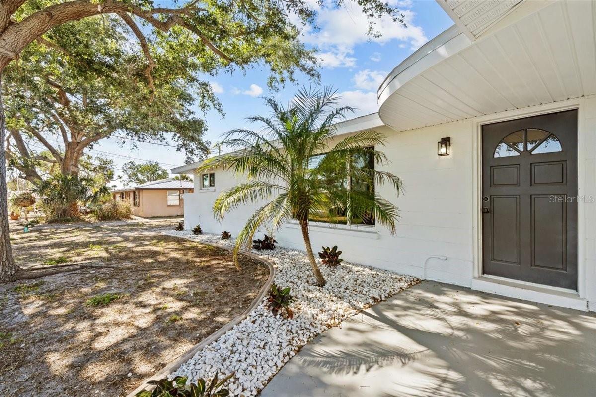 Image 4 of 33 For 1499 Janet Place