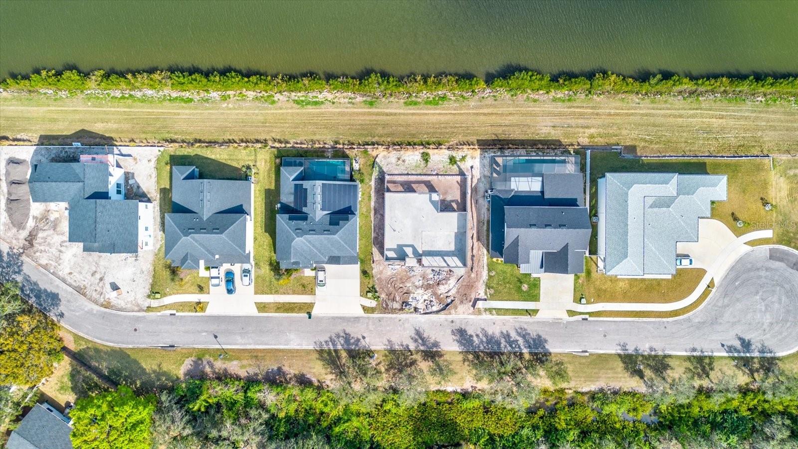 Listing photo id 60 for 3420 Channelside Court