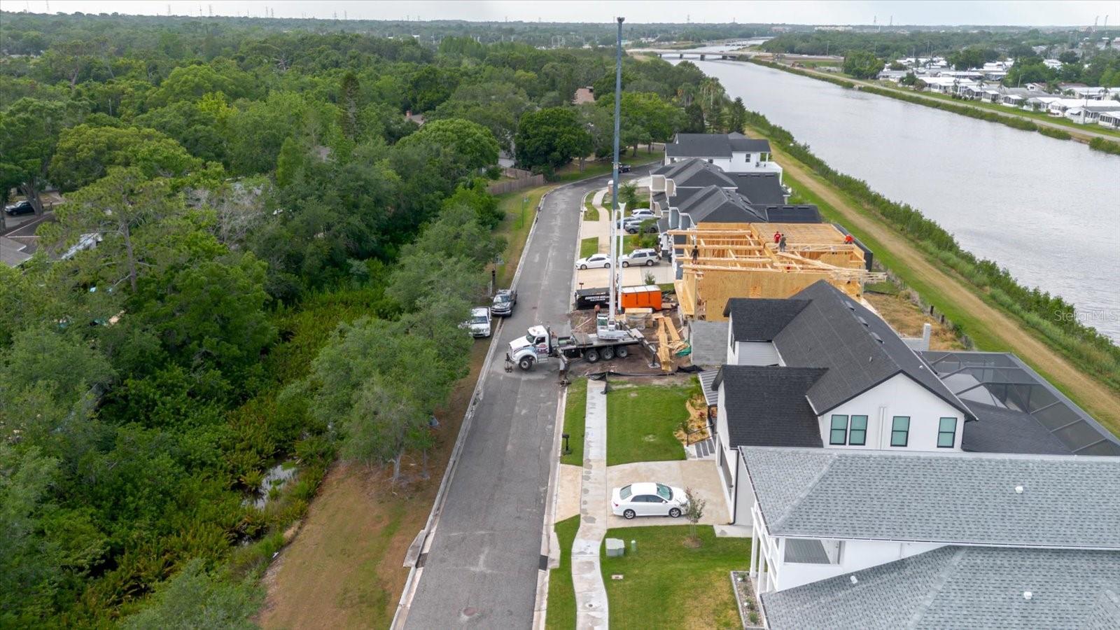 Listing photo id 5 for 3420 Channelside Court
