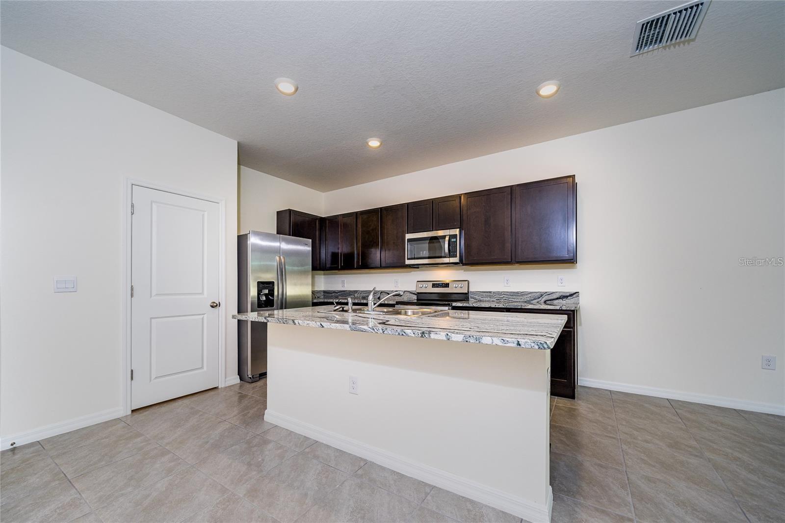 Image 5 of 39 For 34293 Sorrel Mint Drive