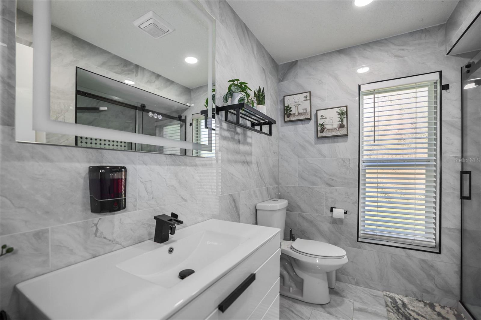 Image 14 of 46 For 13528 Woodside Drive