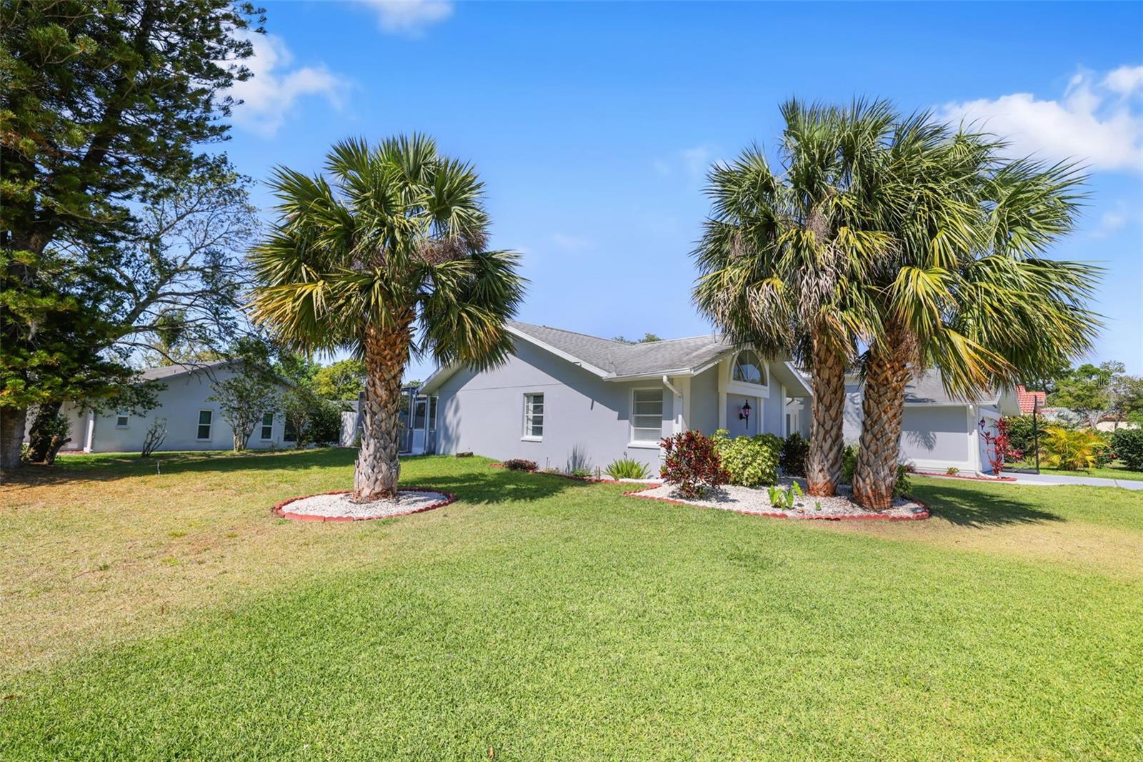 Image 3 of 46 For 13528 Woodside Drive