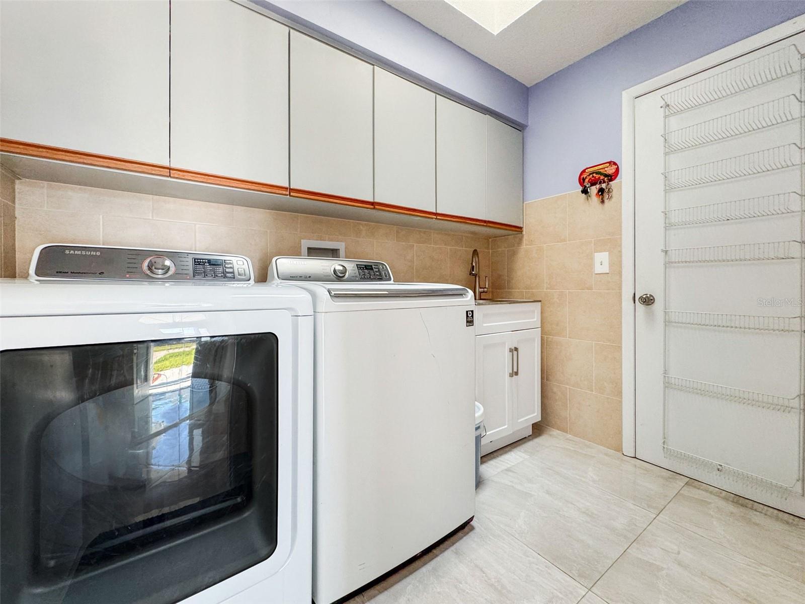 Image 40 of 46 For 13528 Woodside Drive