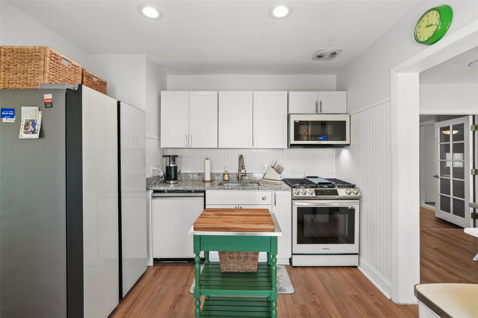 Image 21 of 43 For 4013 Waterman Avenue