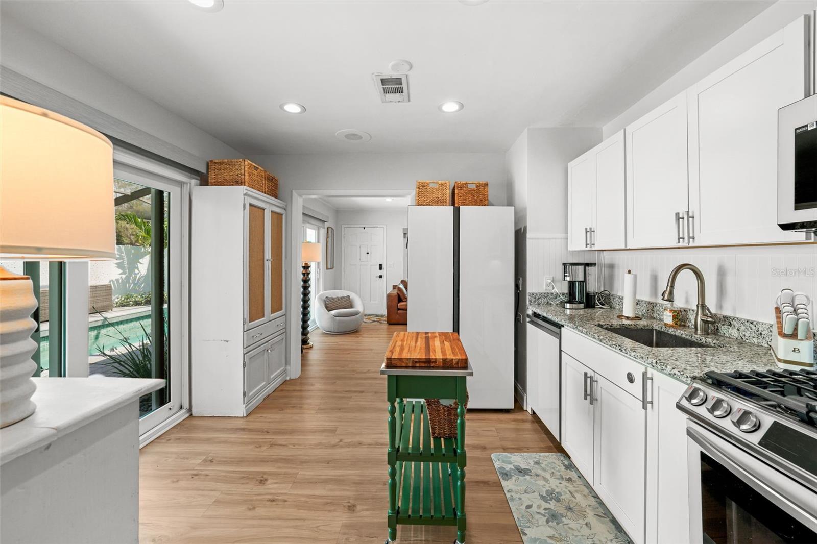 Image 22 of 43 For 4013 Waterman Avenue