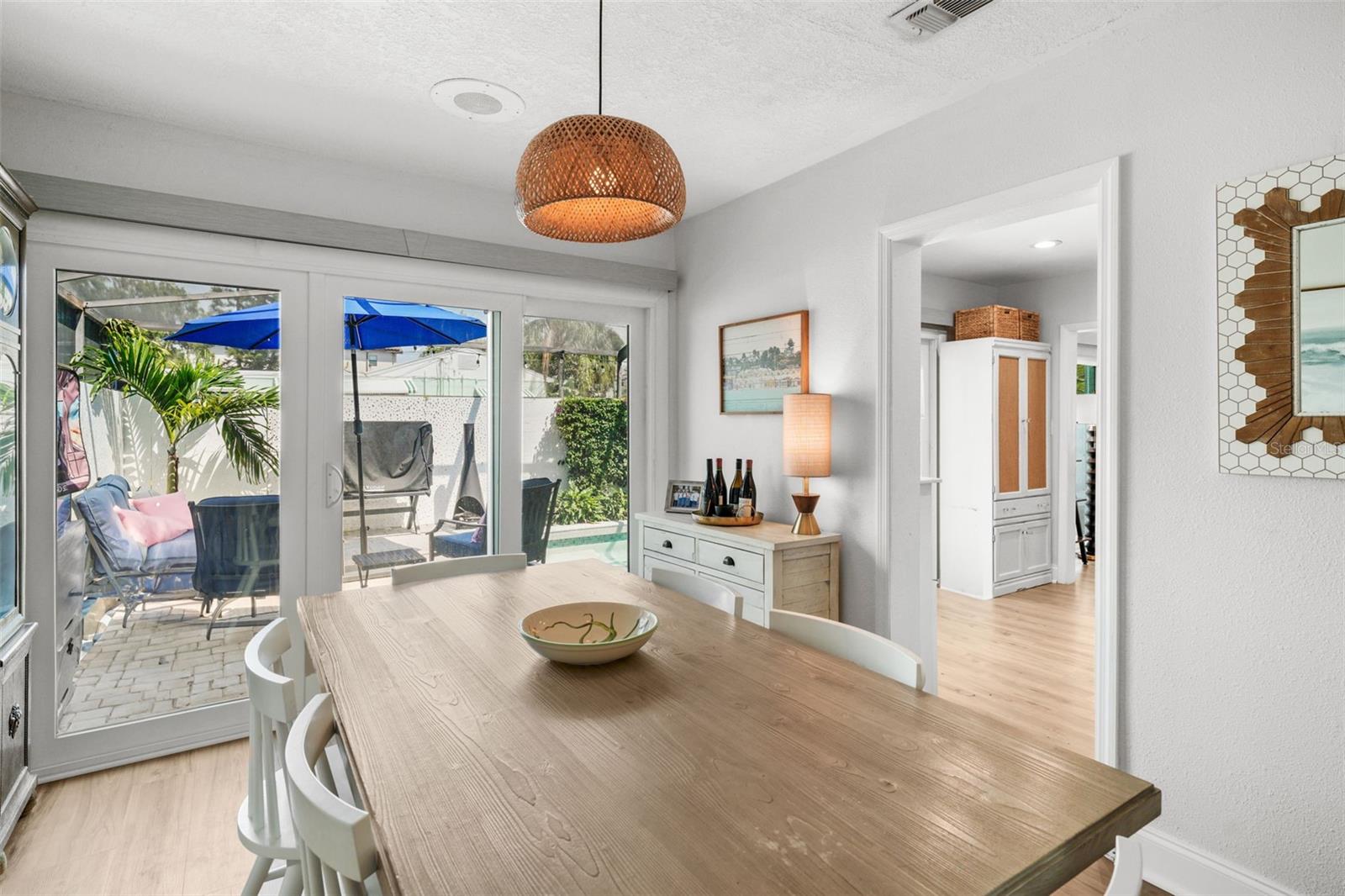 Image 23 of 43 For 4013 Waterman Avenue