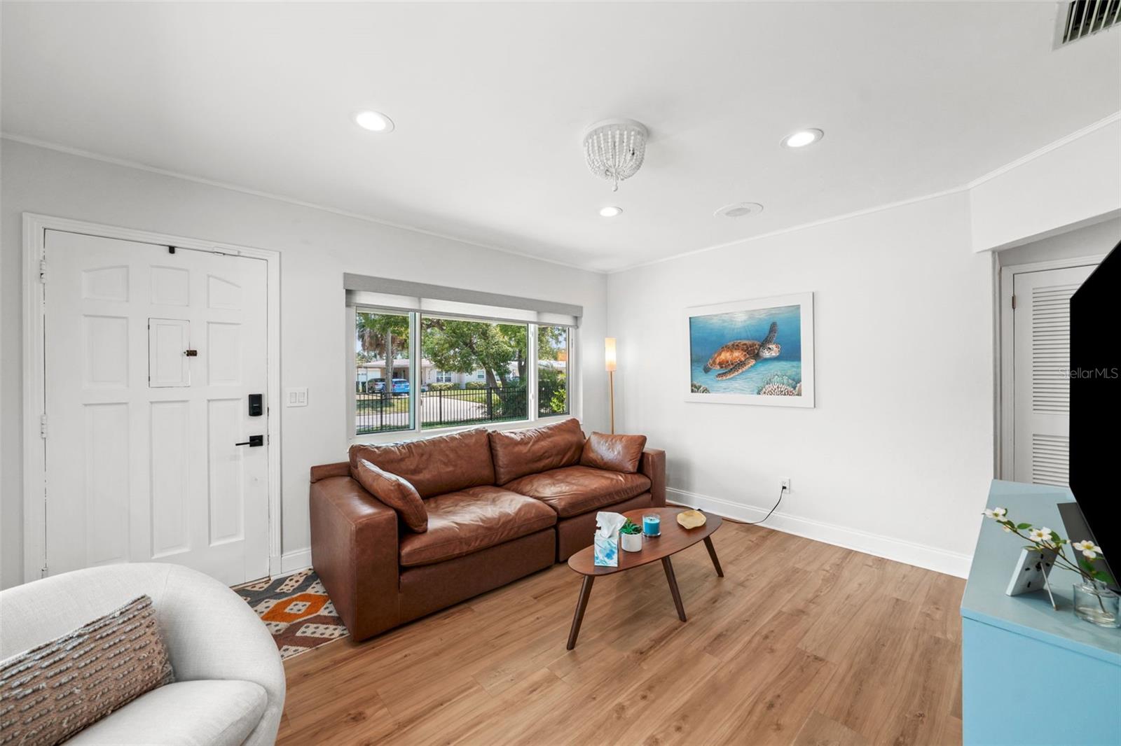 Image 6 of 43 For 4013 Waterman Avenue