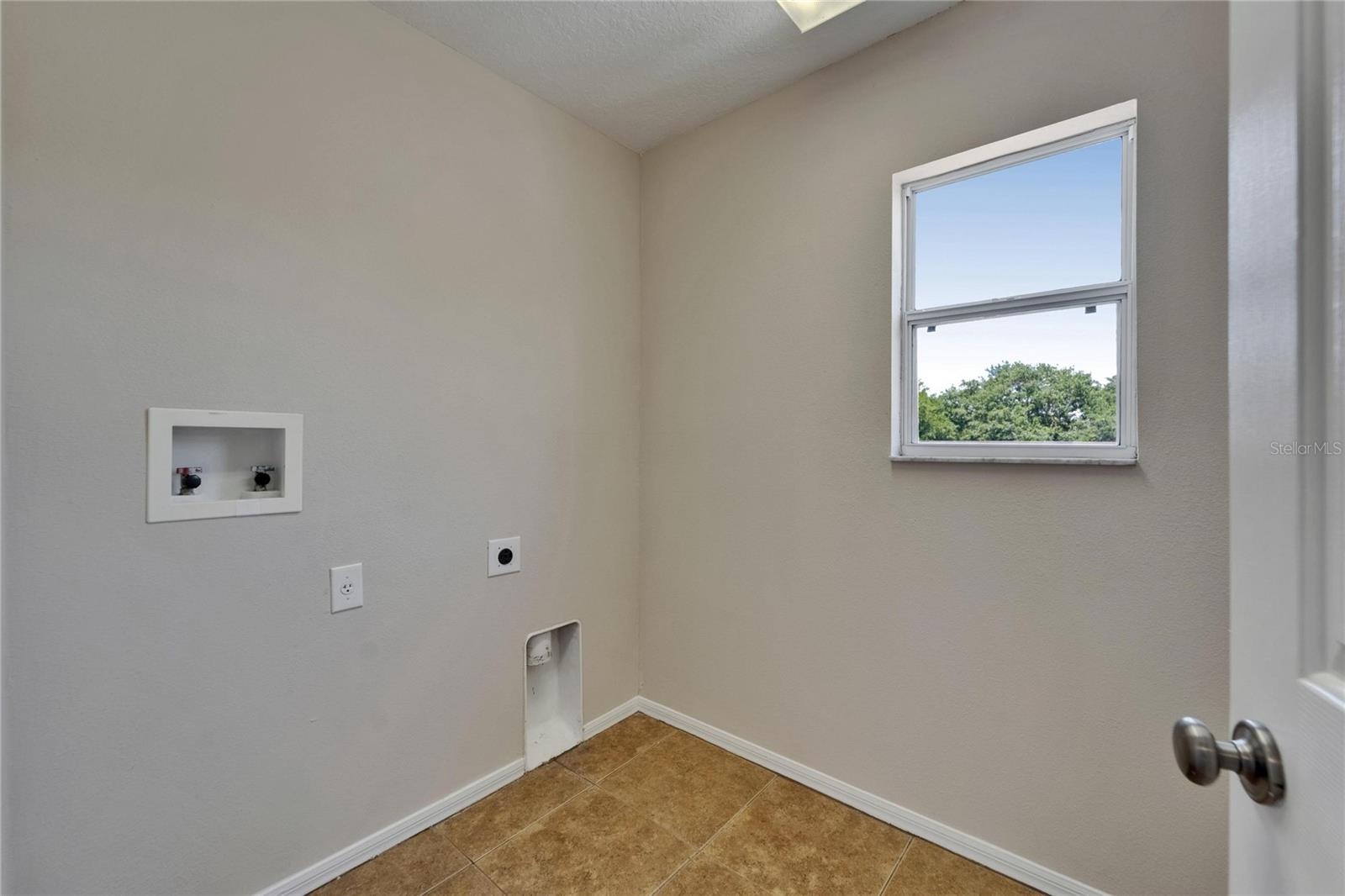 Image 54 of 64 For 2415 Brownwood Drive