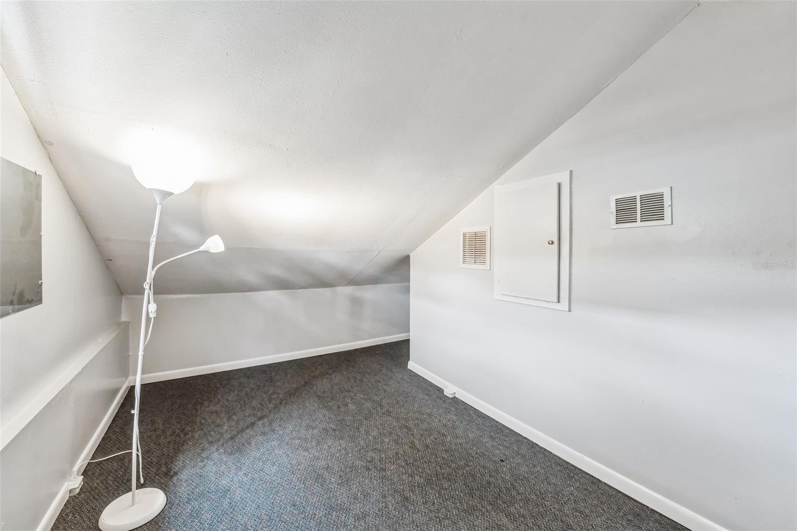 Image 15 of 16 For 2158 6th Avenue N