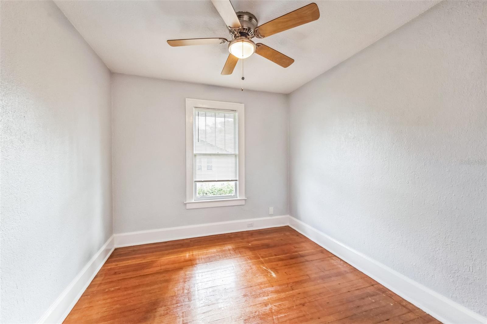 Image 8 of 16 For 2158 6th Avenue N