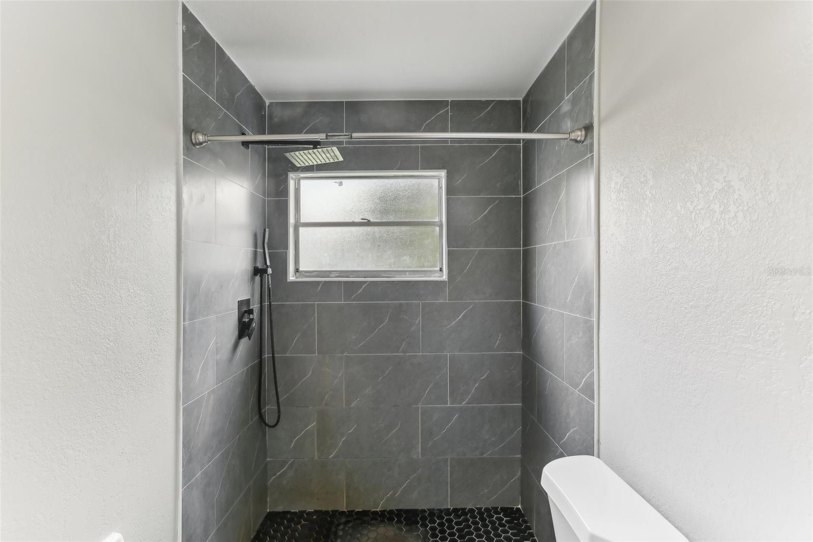 Image 21 of 28 For 7711 Amherst Street B